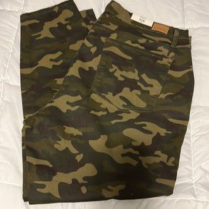 Judy Blue CAMO Jeans/Pants 22W NWT HTF!